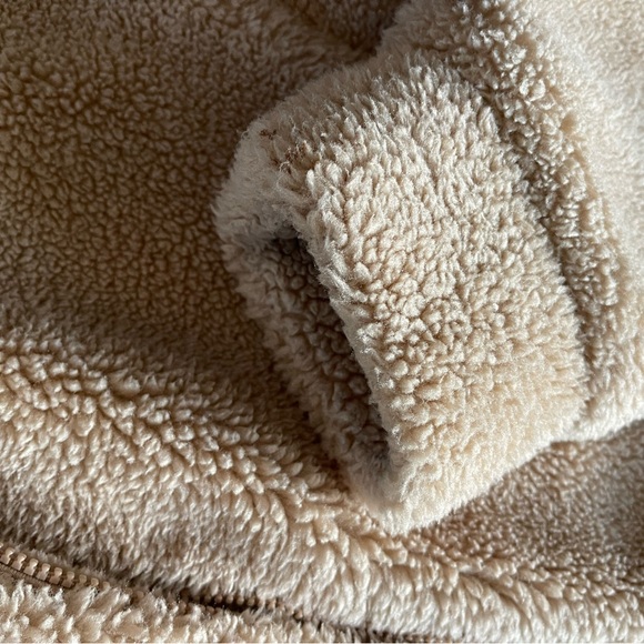 Women’s Alo Yoga Norte Oversized Sherpa Coat size medium - Picture 11 of 12